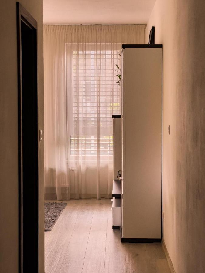 Elegant Escape Apartment I - City Centre Братислава Экстерьер фото